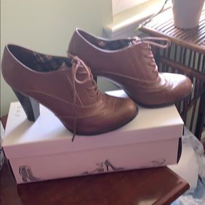 Brown heel oxford booties
